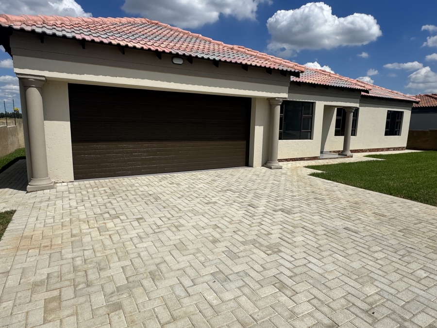 3 Bedroom Property for Sale in Flamwood North West